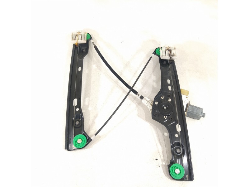 Recambio de elevalunas delantero derecho para bmw serie 3 berlina (e90) 320d referencia OEM IAM 7140588 6927028 0130822227
