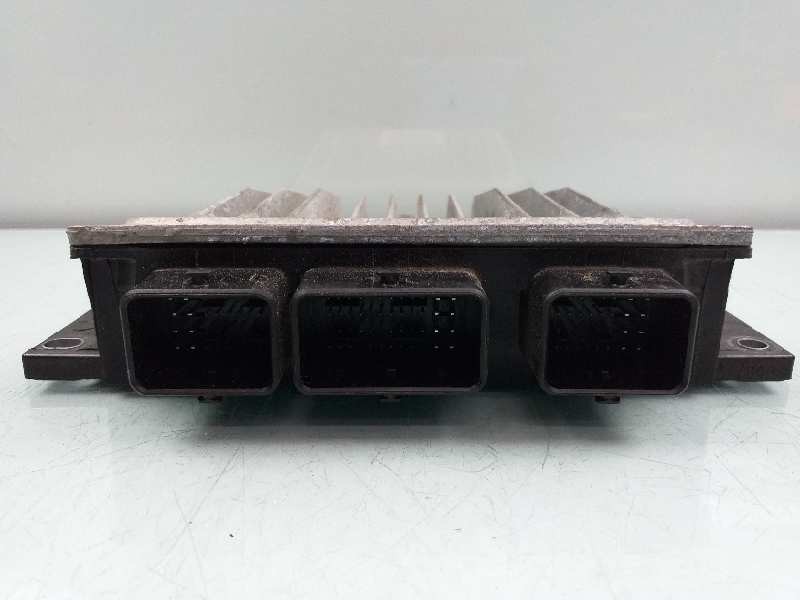 Recambio de centralita motor uce para renault clio iii expression referencia OEM IAM 8200911560 8200909666 