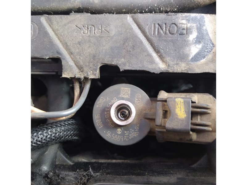 Recambio de inyector para peugeot 207 1.4 hdi referencia OEM IAM 0445110252  