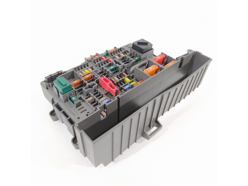 Recambio de caja reles / fusibles para bmw serie 3 berlina (e90) 320d referencia OEM IAM 9119446 61149119446 17925000000A