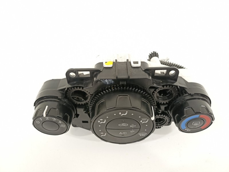 Recambio de mando climatizador para ford fiesta (ccn) black edition referencia OEM IAM 8A6118549  