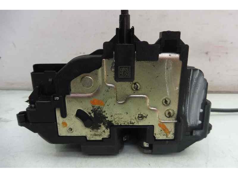 Recambio de cerradura puerta trasera derecha para renault scenic iii family edition referencia OEM IAM 825020033R  