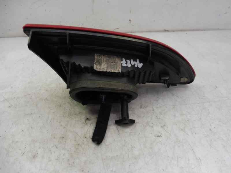 Recambio de piloto trasero derecho en porton para renault scenic iii family edition referencia OEM IAM 265500018R  