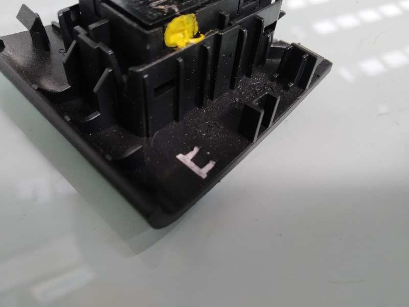 Recambio de mando elevalunas trasero izquierdo para skoda octavia lim. (5e3) rs referencia OEM IAM 5E0959855AWHS  