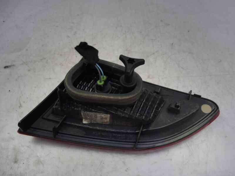 Recambio de piloto trasero izquierdo en porton para renault scenic iii family edition referencia OEM IAM 265550018R  