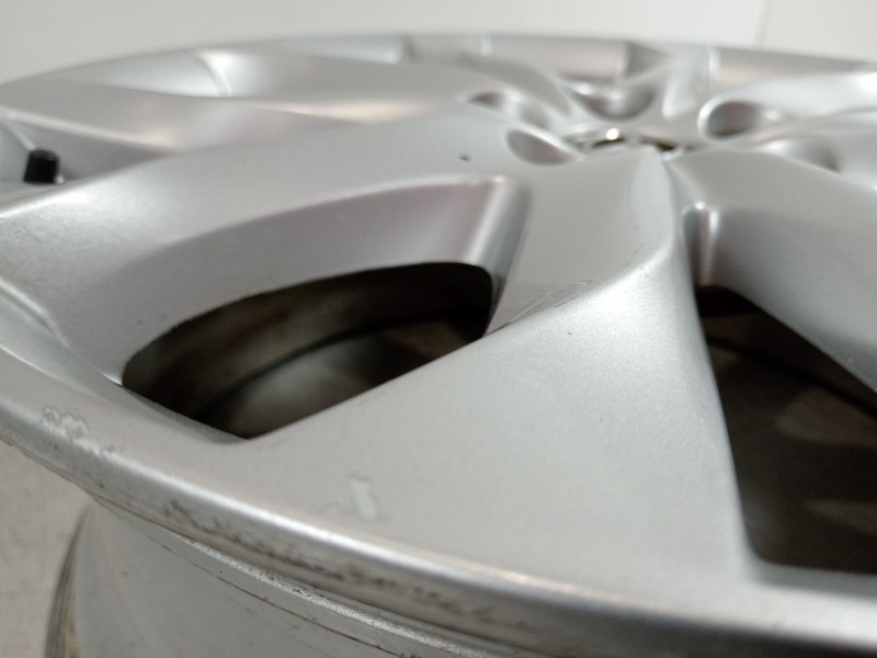 Recambio de llanta para mazda 3 lim. () center-line referencia OEM IAM 9965227080  