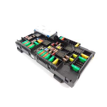 CAJA RELES / FUSIBLES 61145A0E7D0 61358795478