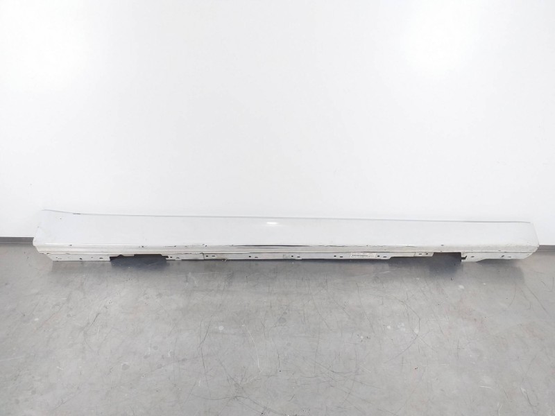 Recambio de faldon lateral para bmw serie 3 touring (f31) 2.0 16v diesel referencia OEM IAM 51777256912 15857711 