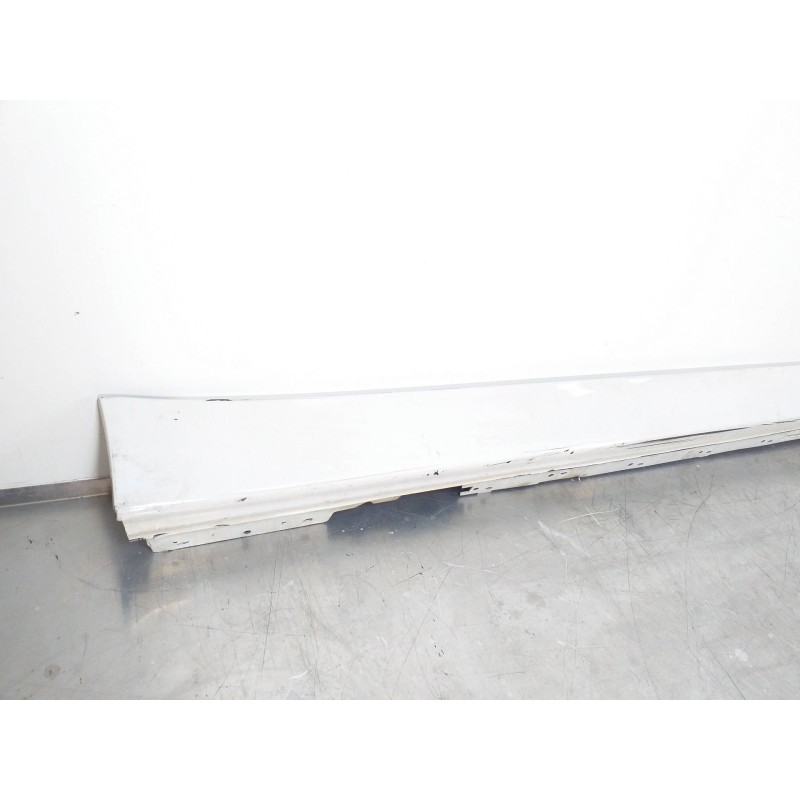 Recambio de faldon lateral para bmw serie 3 touring (f31) 2.0 16v diesel referencia OEM IAM 51777256912 15857711 