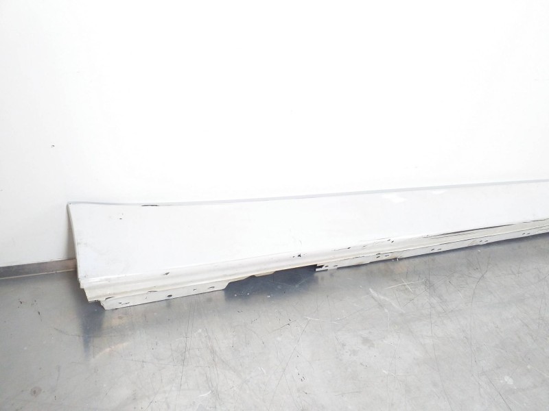 Recambio de faldon lateral para bmw serie 3 touring (f31) 2.0 16v diesel referencia OEM IAM 51777256912 15857711 