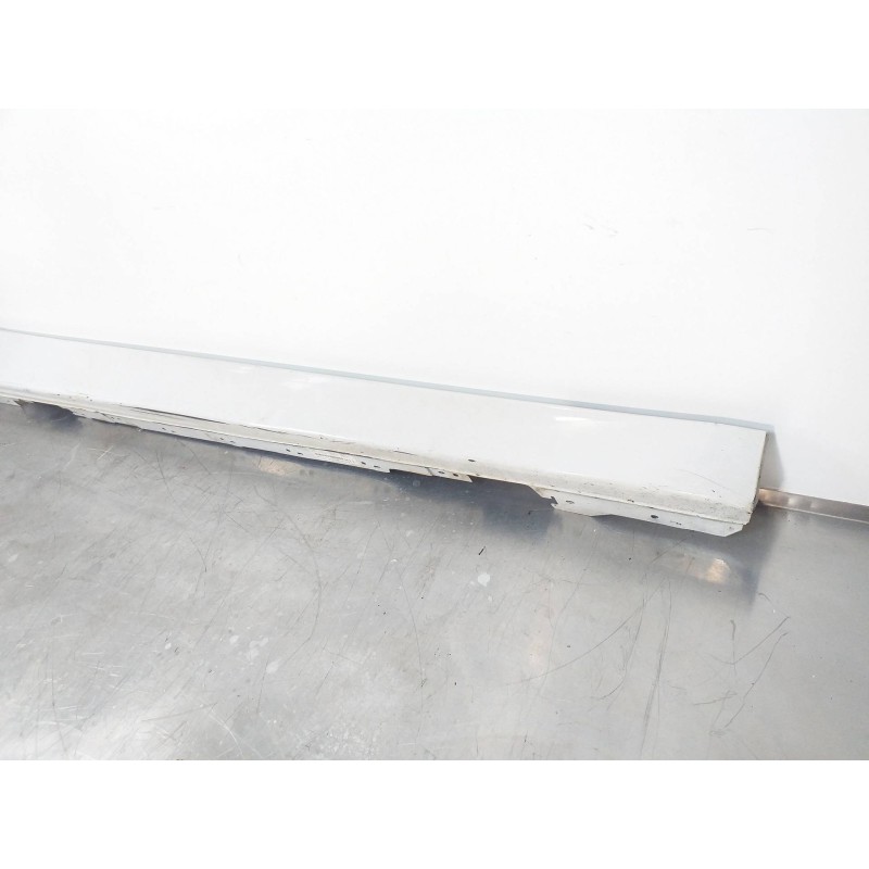 Recambio de faldon lateral para bmw serie 3 touring (f31) 2.0 16v diesel referencia OEM IAM 51777256912 15857711 