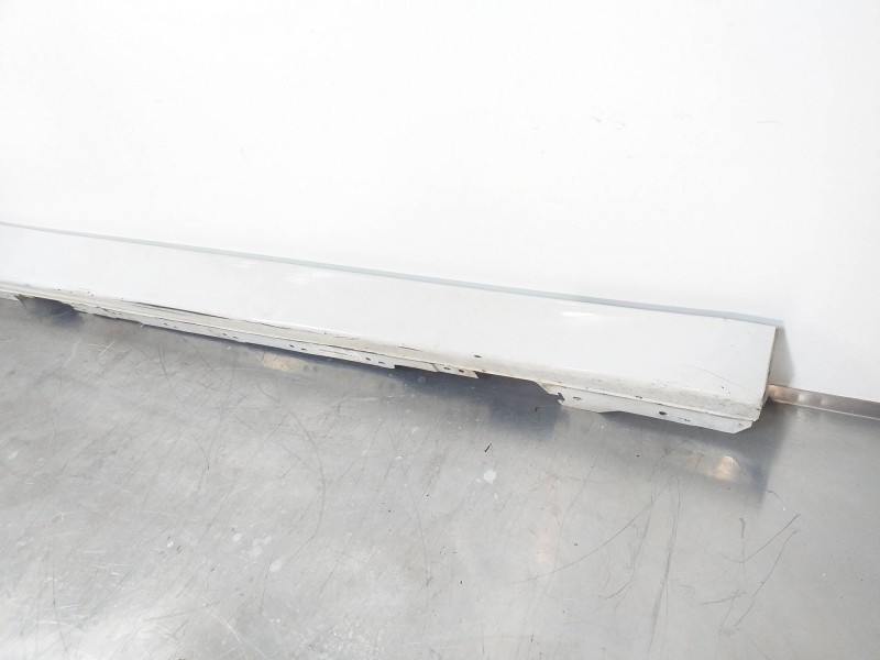 Recambio de faldon lateral para bmw serie 3 touring (f31) 2.0 16v diesel referencia OEM IAM 51777256912 15857711 