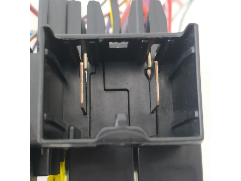 Recambio de caja reles / fusibles para audi a3 sportback (8y) gy referencia OEM IAM 5WA937615  