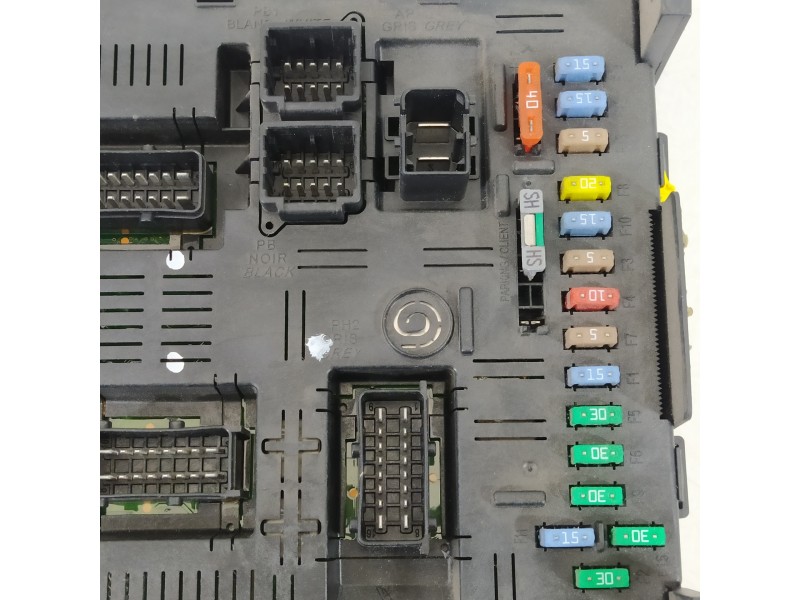 Recambio de caja reles / fusibles para citroën c5 berlina attraction referencia OEM IAM 9663510580  