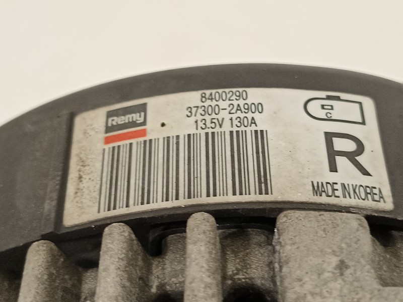 Recambio de alternador para kia carens ( ) basic referencia OEM IAM 373002A900  