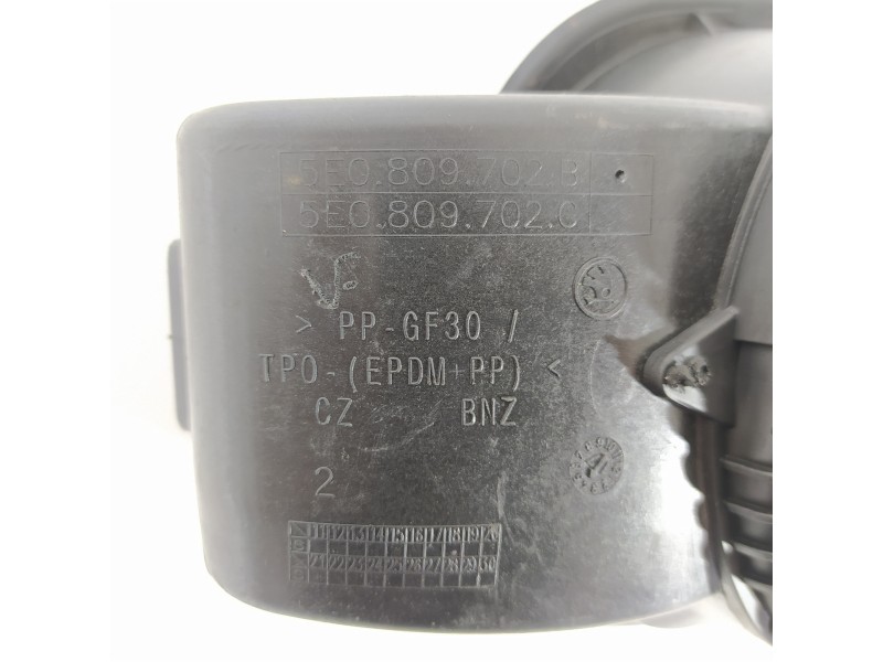 Recambio de tapa exterior combustible para skoda octavia lim. (5e3) rs referencia OEM IAM 5E0809702B 5E0809702C 