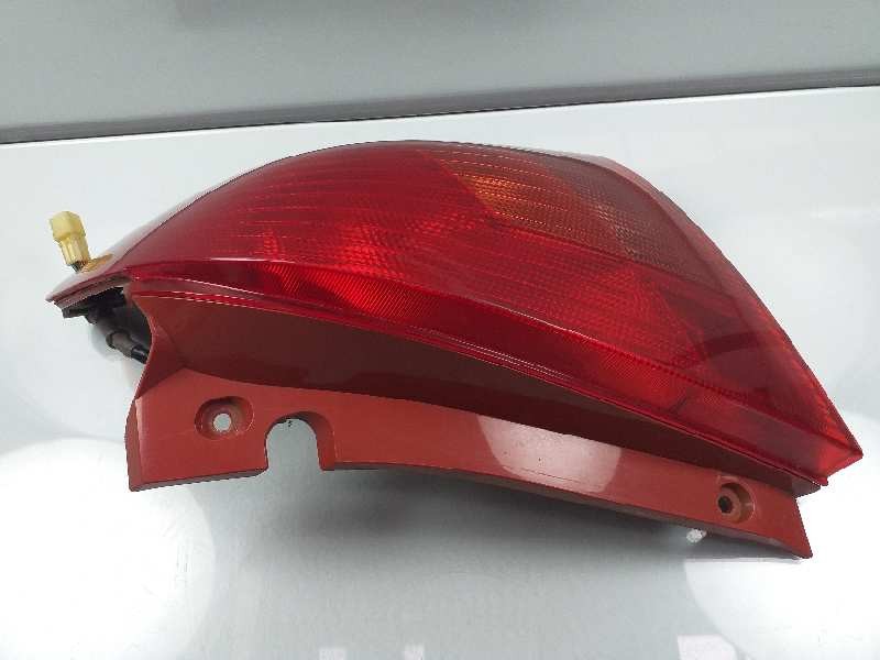 Recambio de piloto trasero derecho para suzuki swift berlina (mz) gl (5-ptas.) referencia OEM IAM 3565054G00  