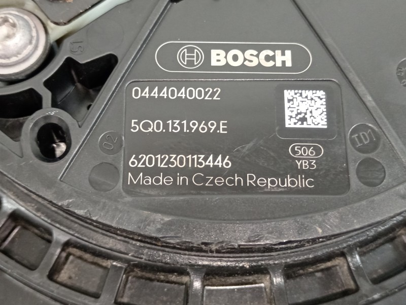 Recambio de deposito adblue para audi a3 sportback (8y) gy referencia OEM IAM 5Q0131969E 5Q0131877AB 5WA131877D