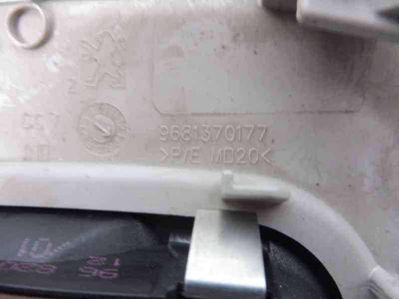 Recambio de luz interior para peugeot 308 gt referencia OEM IAM 9681370177  