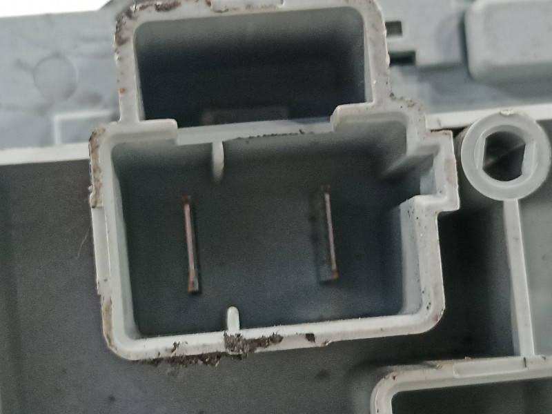 Recambio de caja reles / fusibles para alfa romeo 159 (140) 1.9 jtdm 16v / selective referencia OEM IAM 50504455  