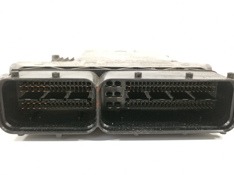 Recambio de centralita motor uce para seat toledo (kg3) connect referencia OEM IAM 04L907309E 0281019175 