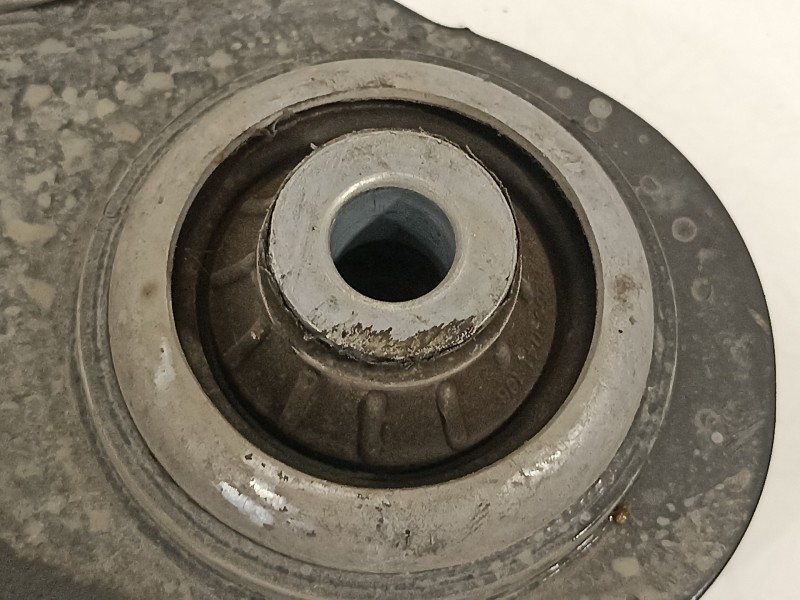 Recambio de brazo suspension inferior delantero derecho para renault clio iv 1.2 16v referencia OEM IAM 545049968R  