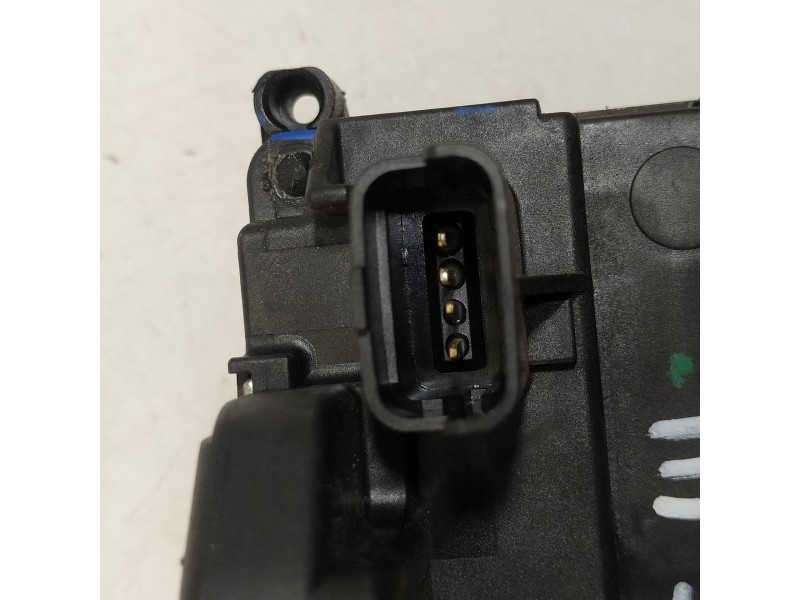 Recambio de cerradura puerta delantera derecha para renault scenic iii grand limited referencia OEM IAM 805020006R  