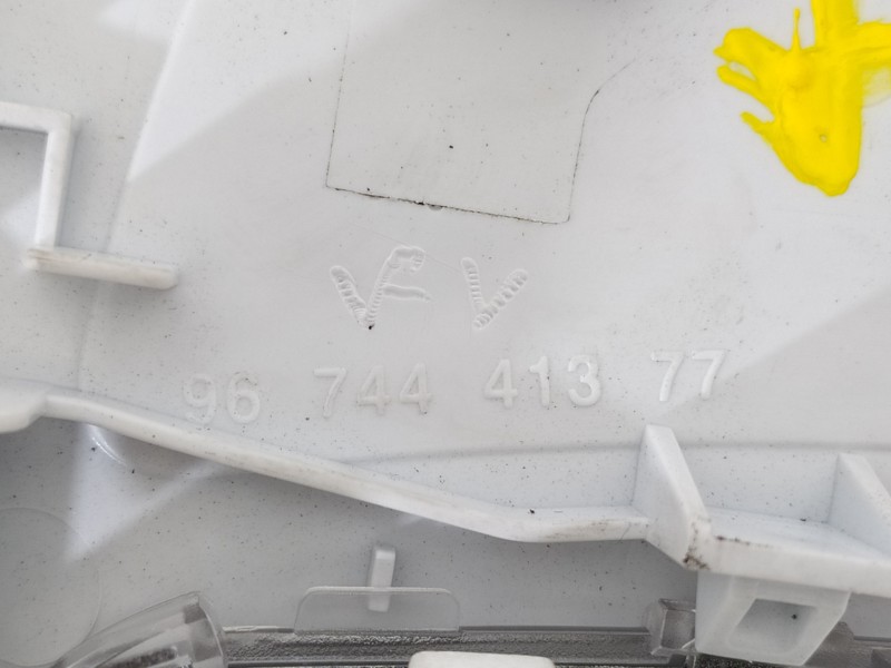 Recambio de luz interior para peugeot 208 access referencia OEM IAM 9674441377  