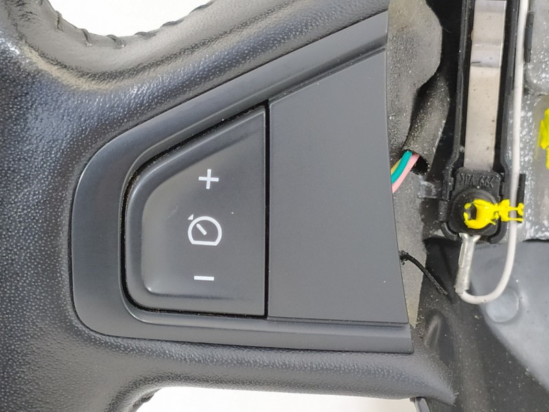 Recambio de volante para renault scenic iii grand limited referencia OEM IAM 484306712R  