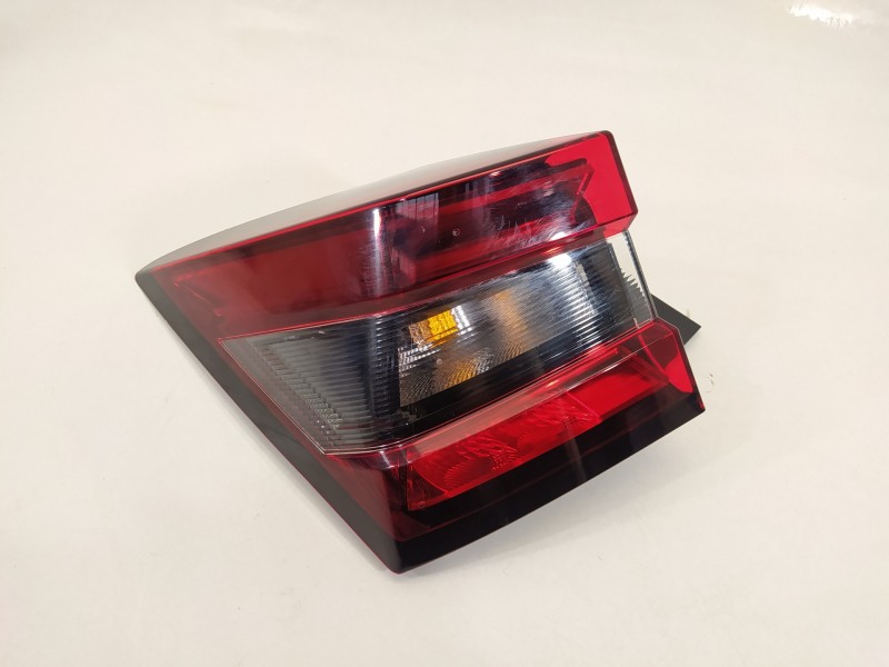 Recambio de piloto trasero izquierdo para nissan juke (f16) referencia OEM IAM 265556PA1B  