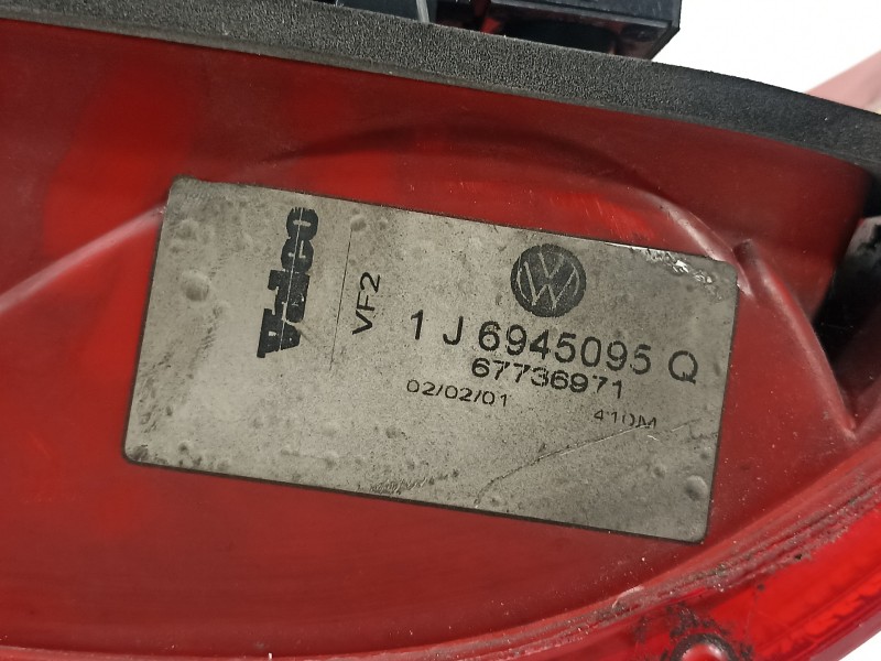 Recambio de piloto trasero izquierdo para volkswagen golf iv berlina (1j1) básico referencia OEM IAM 1J6945095Q  