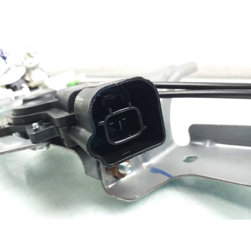 Recambio de cerradura puerta delantera derecha para mitsubishi canter euro 5/eev chasis cabina camion referencia OEM IAM 1N5K180