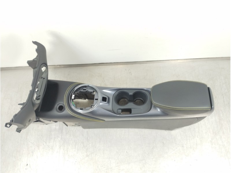 Recambio de apoyabrazos central para nissan juke (f16) referencia OEM IAM 969106PA0A  