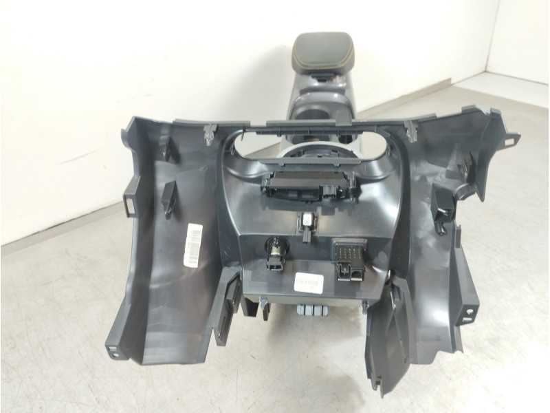 Recambio de apoyabrazos central para nissan juke (f16) referencia OEM IAM 969106PA0A  