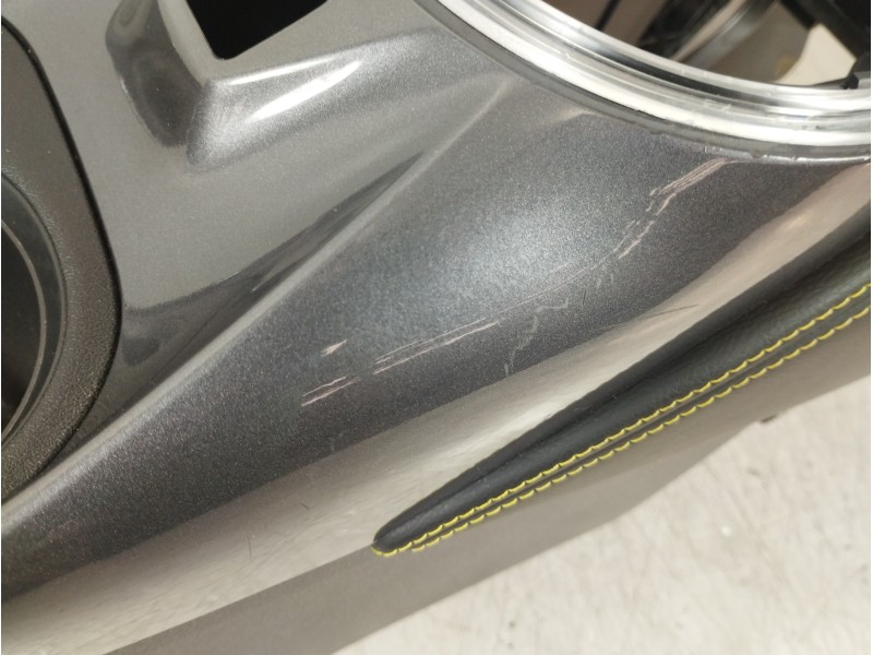 Recambio de apoyabrazos central para nissan juke (f16) referencia OEM IAM 969106PA0A  
