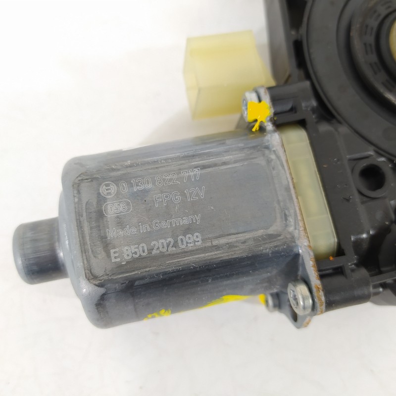 Recambio de motor elevalunas delantero izquierdo para seat leon st (5f8) style edition referencia OEM IAM 5Q0959801B 0130822717 