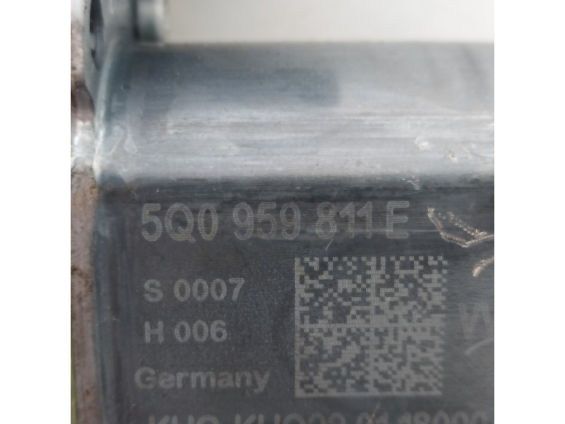 Recambio de motor elevalunas trasero izquierdo para seat leon st (5f8) style edition referencia OEM IAM 5Q0959811E 0130822725 