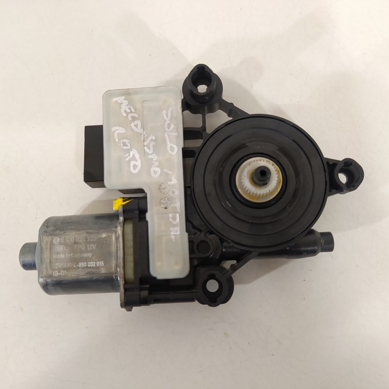 Recambio de motor elevalunas trasero izquierdo para seat leon st (5f8) style edition referencia OEM IAM 5Q0959811E 0130822725 