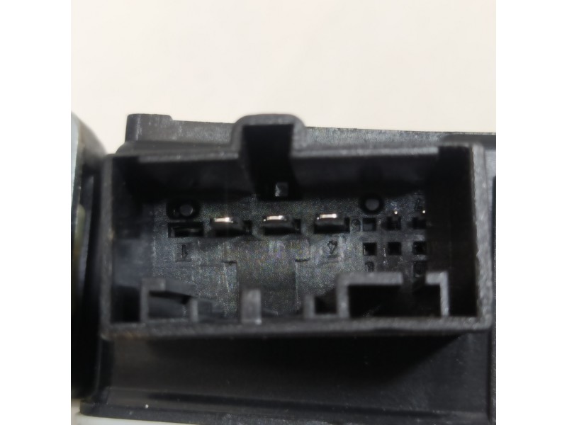 Recambio de motor elevalunas trasero izquierdo para seat leon st (5f8) style edition referencia OEM IAM 5Q0959811E 0130822725 