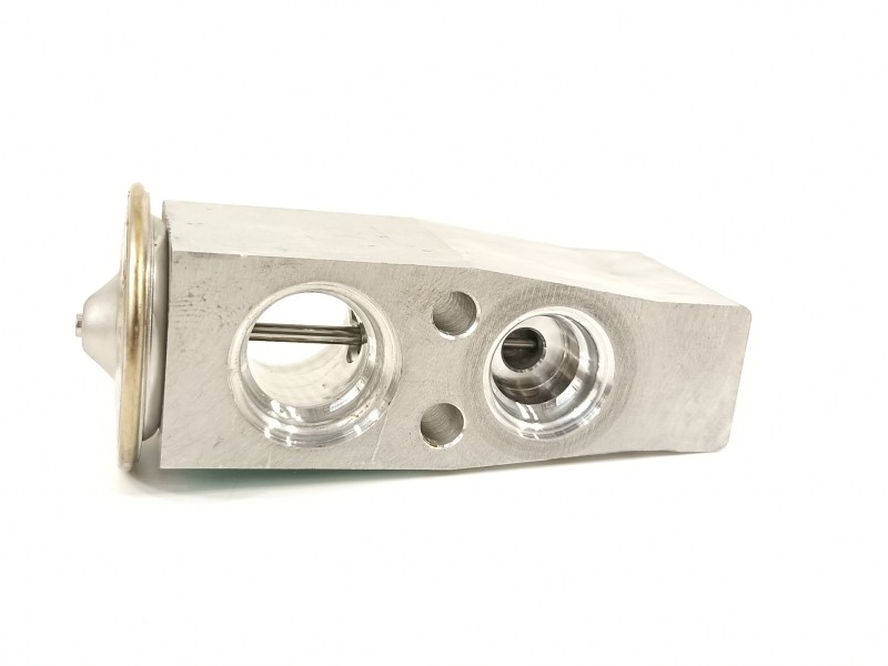 Recambio de valvula expansion para seat ibiza (kj1) style go referencia OEM IAM 2Q0816679D  