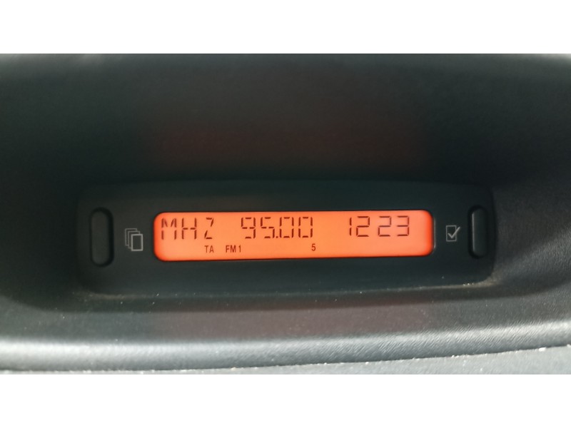 Recambio de pantalla multifuncion para citroën c2 vtr referencia OEM IAM 9647409477  