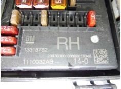 Recambio de caja reles / fusibles para opel astra j lim. enjoy referencia OEM IAM 13318782   2