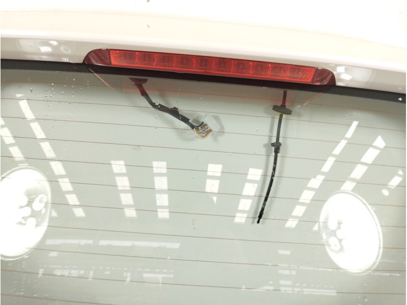 Recambio de porton trasero para kia carens ( ) business referencia OEM IAM 73700A4040  