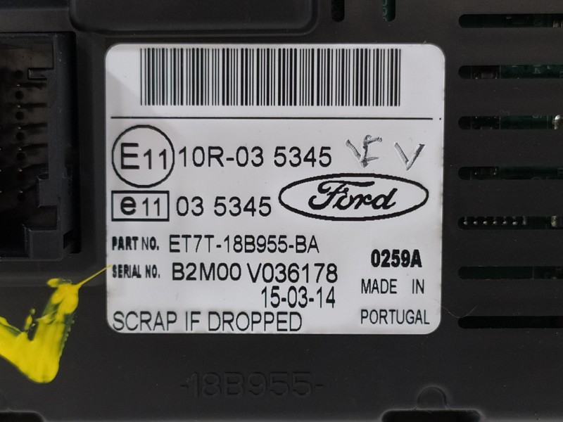 Recambio de pantalla multifuncion para ford fiesta (ccn) trend referencia OEM IAM ET7T18B955BA  