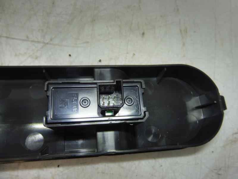 Recambio de mando elevalunas delantero derecho para opel zafira b cosmo referencia OEM IAM 13228709  