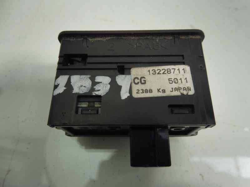 Recambio de mando elevalunas trasero derecho para opel zafira b cosmo referencia OEM IAM 13228711  