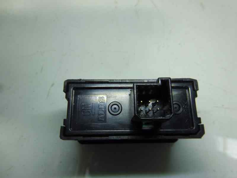 Recambio de mando elevalunas trasero derecho para opel zafira b cosmo referencia OEM IAM 13228711  