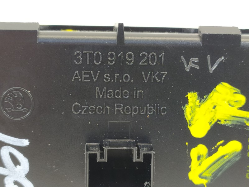 Recambio de pantalla multifuncion para skoda superb combi (3t5) exclusive 4x4 referencia OEM IAM 3T0919201  