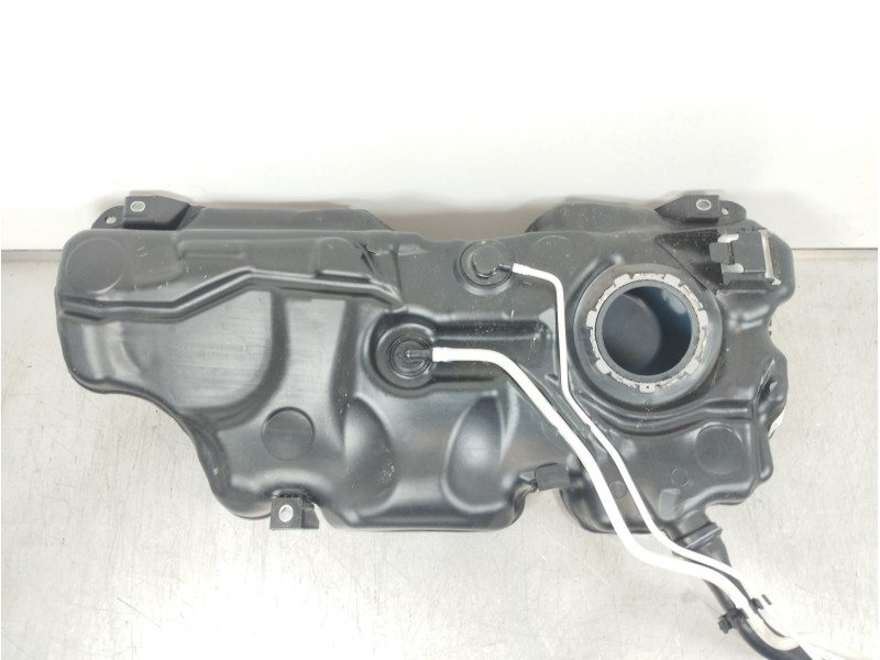 Recambio de deposito combustible para seat arona xperience referencia OEM IAM 2Q020101  