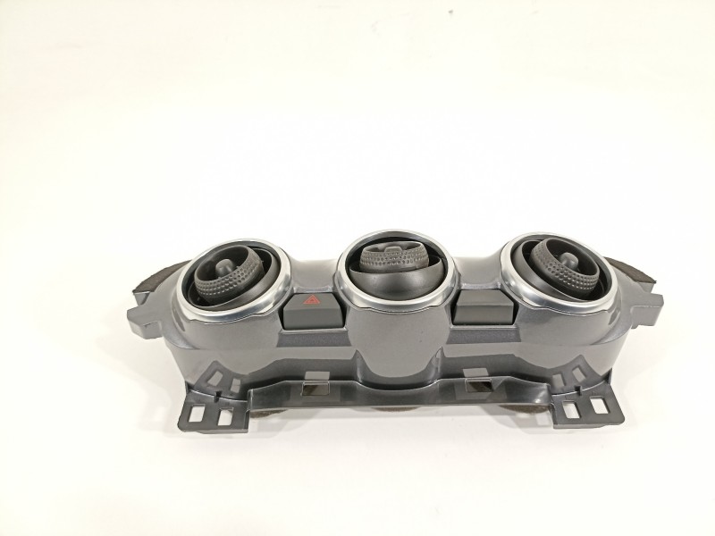 Recambio de rejilla aireadora para nissan juke (f16) referencia OEM IAM 682606PA0A 682U16PA0A 